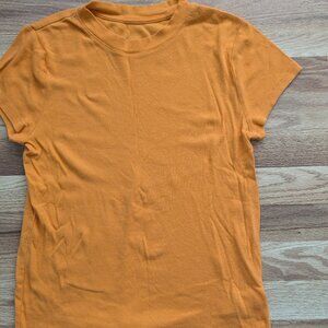 EUC Orange top with short sleeves L